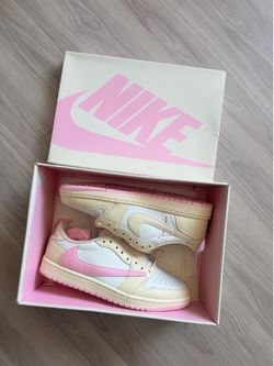 Size 10 men jordan 1 low