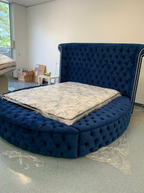 ✴️Glamour Velvet Navy Queen Storage Platform Bed