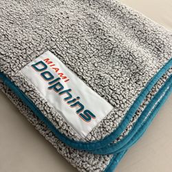 New NFL Miami Dolphins Frosty Fleece Throw Blanket, One Size, Was $40. Size 60 x 80 Inches 