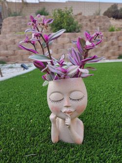 Face Pot With Wondering Jew