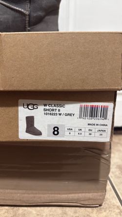 UGG W CLASSIC SHORT 2 Size 8