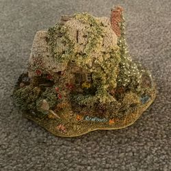 Lilliput Lane Vintage Forget Me Not Cottage