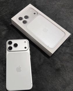 New iPhone 17 Pro Max**(UNLOCKED)**Any Company**