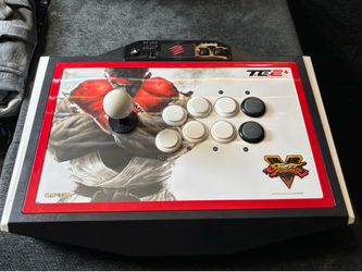Madcatz TE2 Street fighter V Ryu fight stick