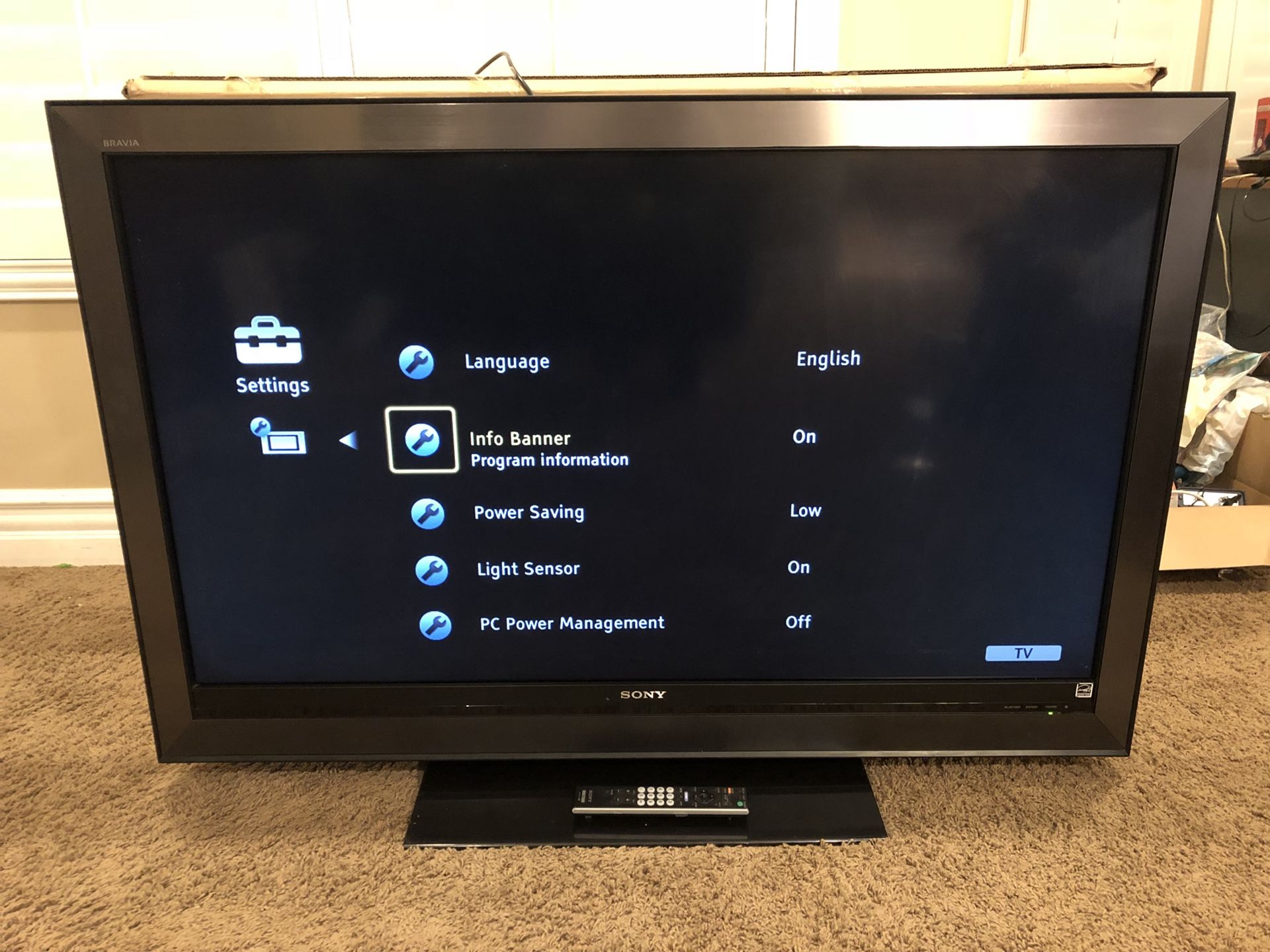 Sony Bravia 52" LCD TV - KDL-52WL135