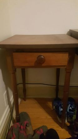 1 end table good condition