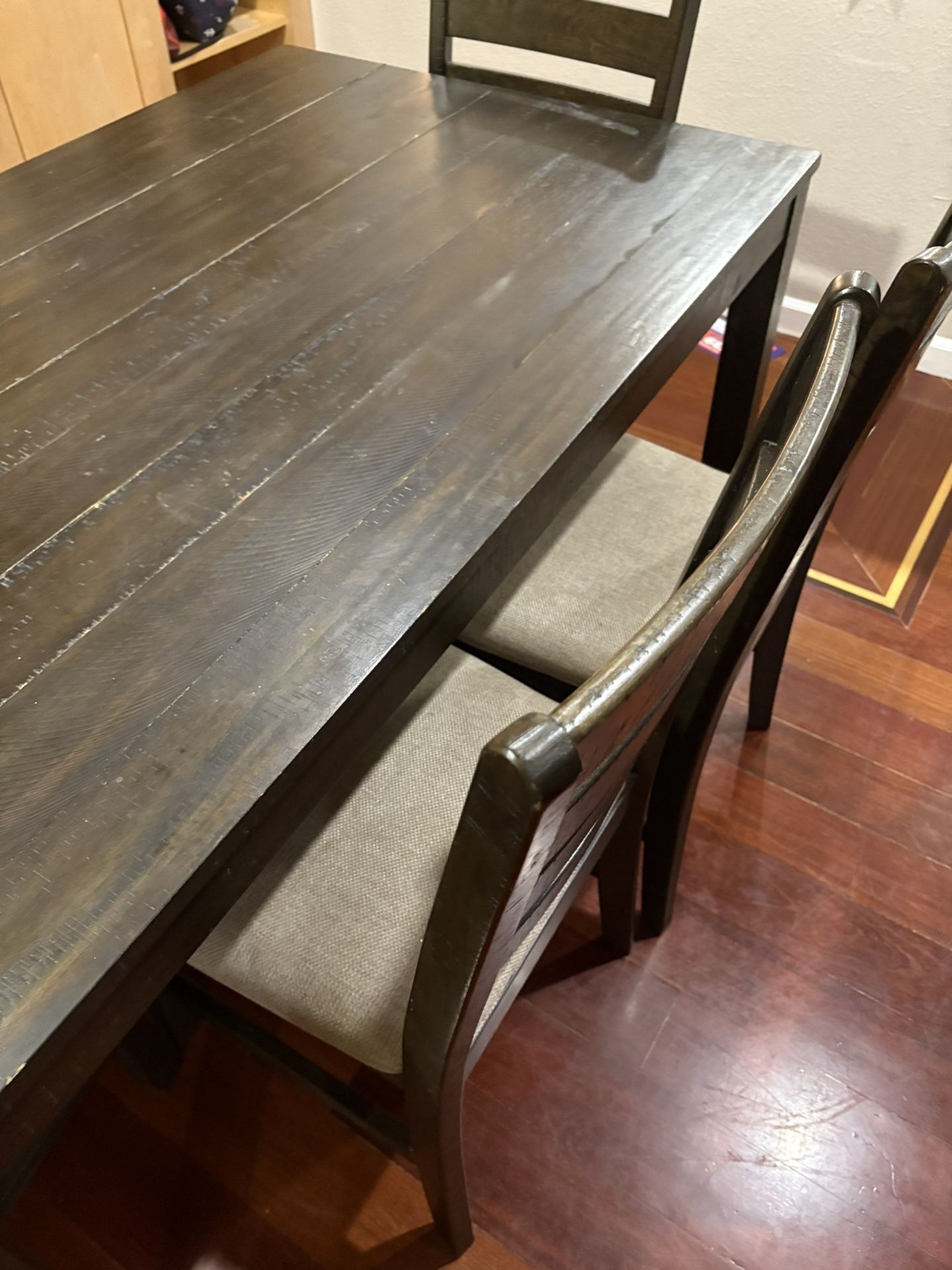 Ashley rokane dining set with 5 chairs And Additional Bench