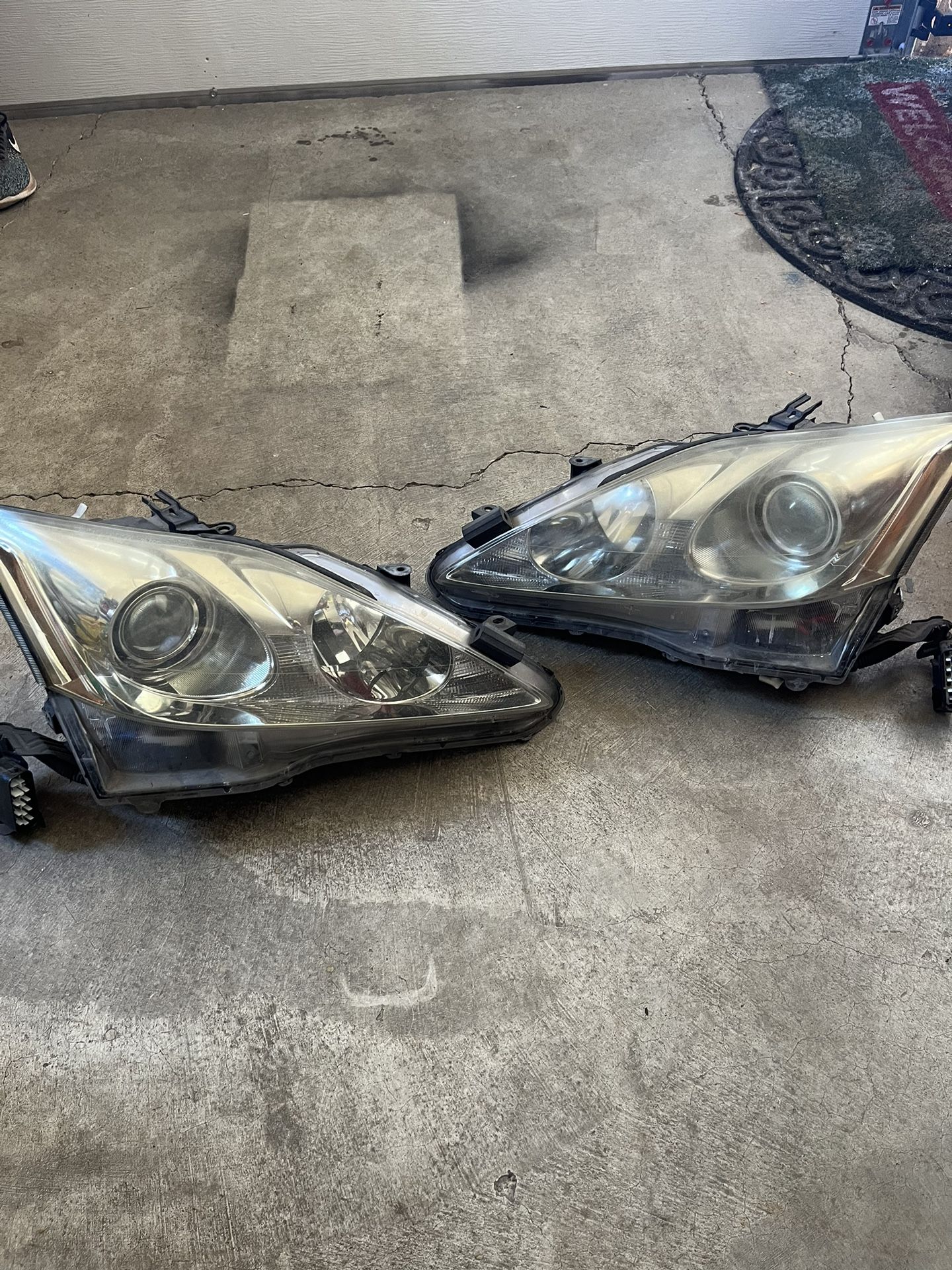 2nd Gen Lexus IS250 Headlights 06-12