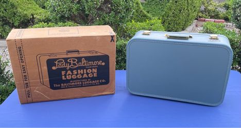 Vintage Lady Baltimore Suitcase Luggage 21"L x 7"D x 14"H Original Box NO KEYS