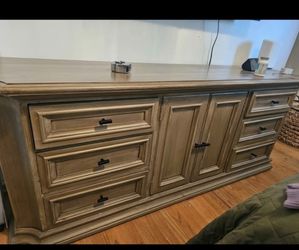 Dresser