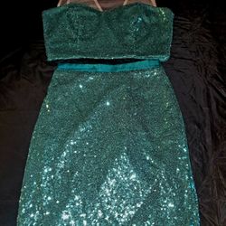 Teeze Me Vintage Sequin Two Piece Skirt Set 