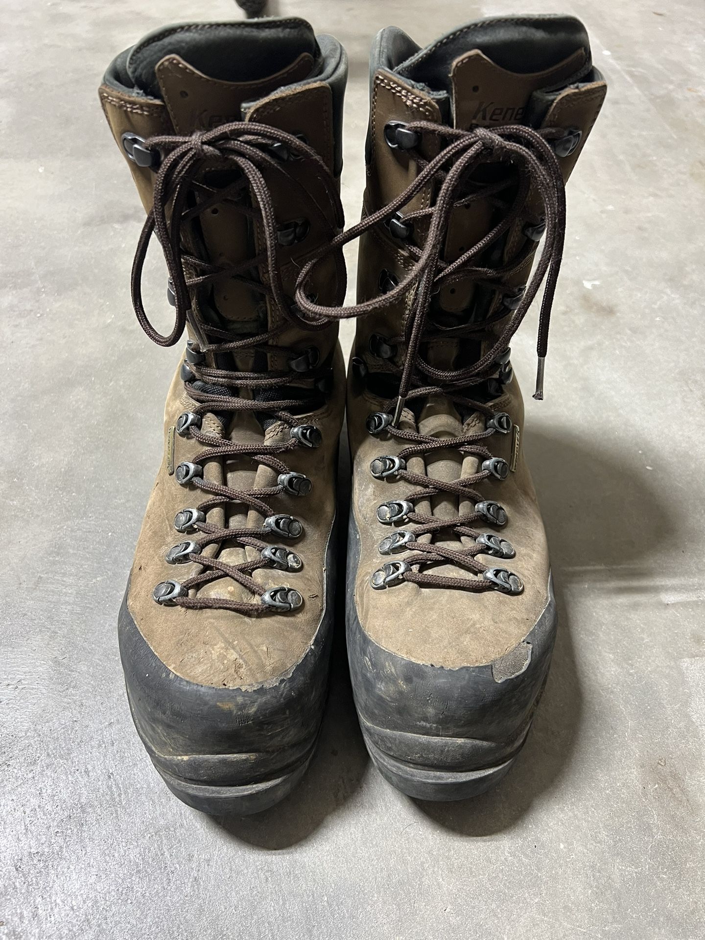 Kenetrek Boots