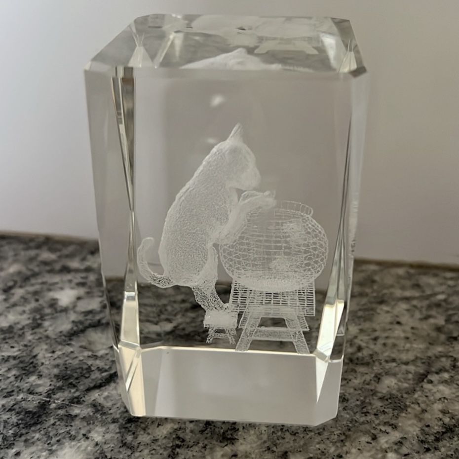 Solid Glass 3D Lazer Etched Cat Paperweight