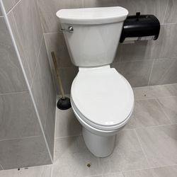 Toilet (American standard brand)