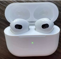 Apple AirPods (4th Generation)