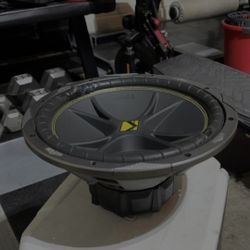 1 12 Kicker/Skar subwoofer With Box