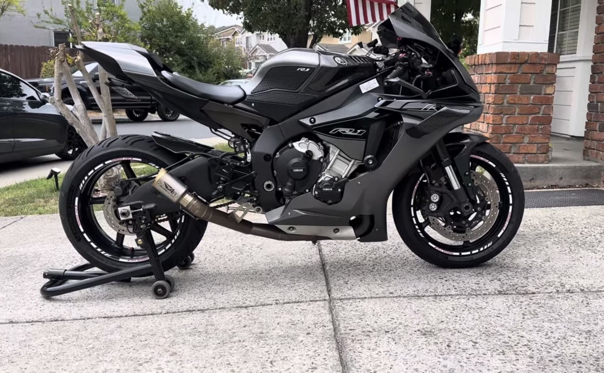 2016 Yamaha R1