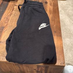 Kids Nike sweatpants standard fit 