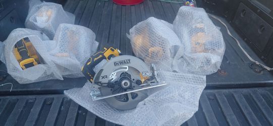 DeWalt XR Brushless Cordless Circular Saw