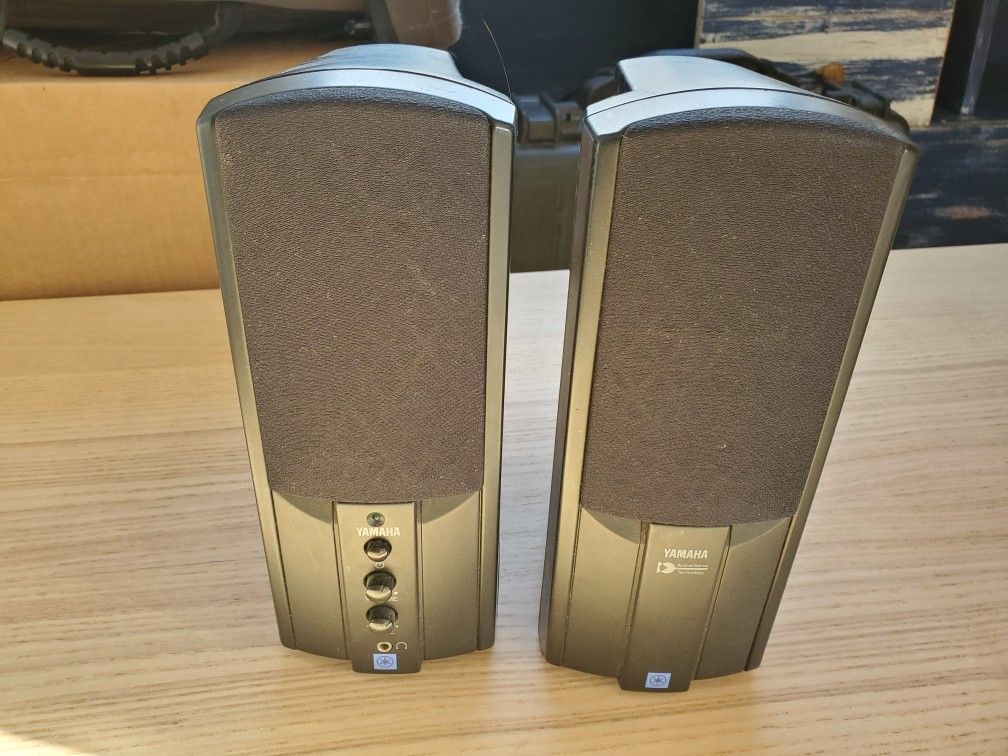 Yamaha YST M8 Multimedia Speakers