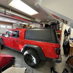 Topper for a  jeep gladiator