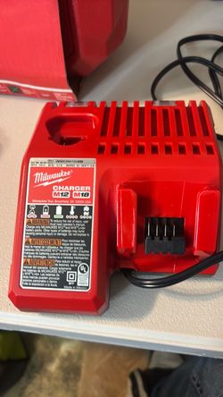 Milwaukee M12/M18 Battery Charger