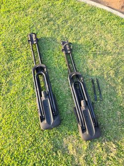 Yakima HighRoad Premium Rooftop Upright Bike Mount (2 Ct)