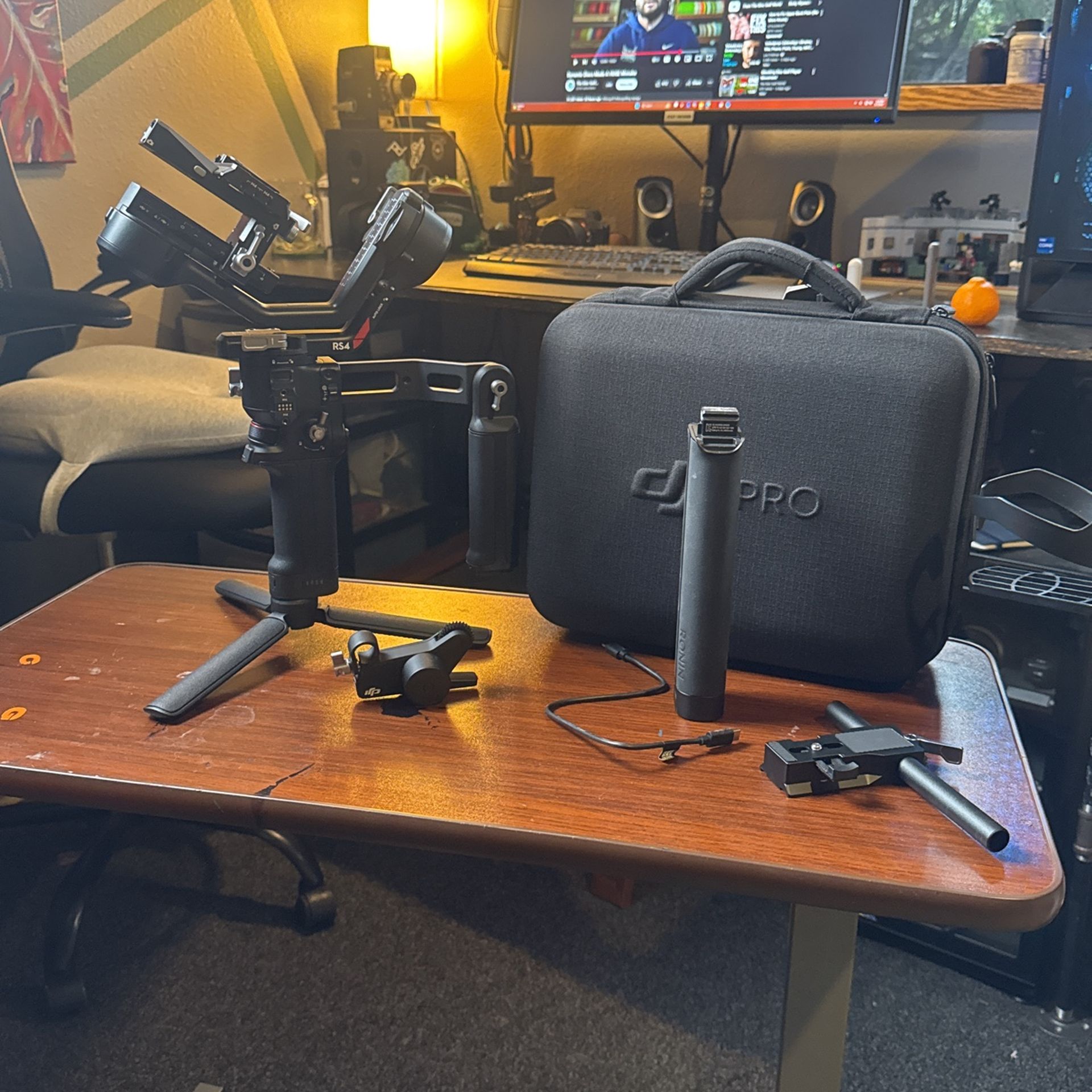 DJI RS4 Pro Gimbal Package