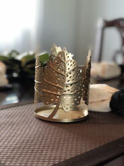 CANDLE HOLDER