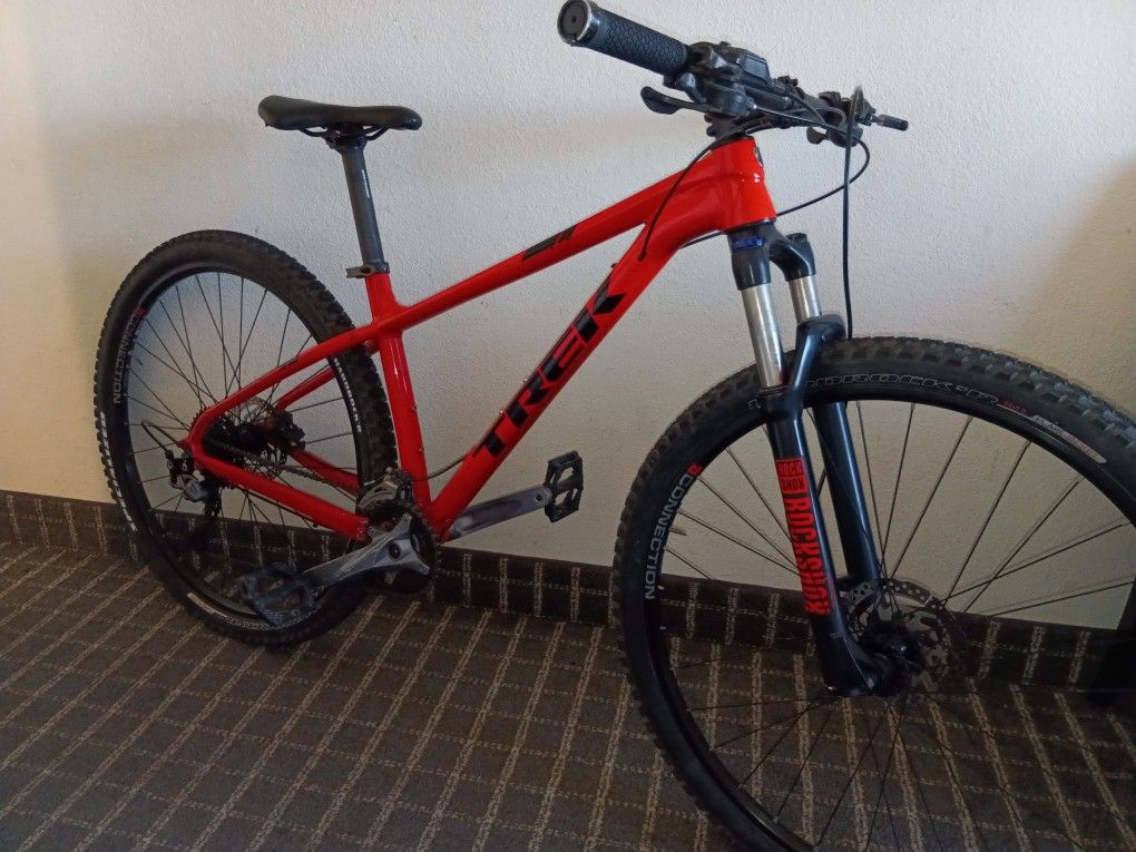 Trek 7
