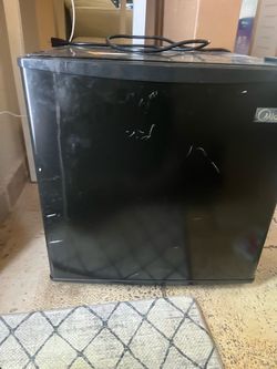 Mini fridge