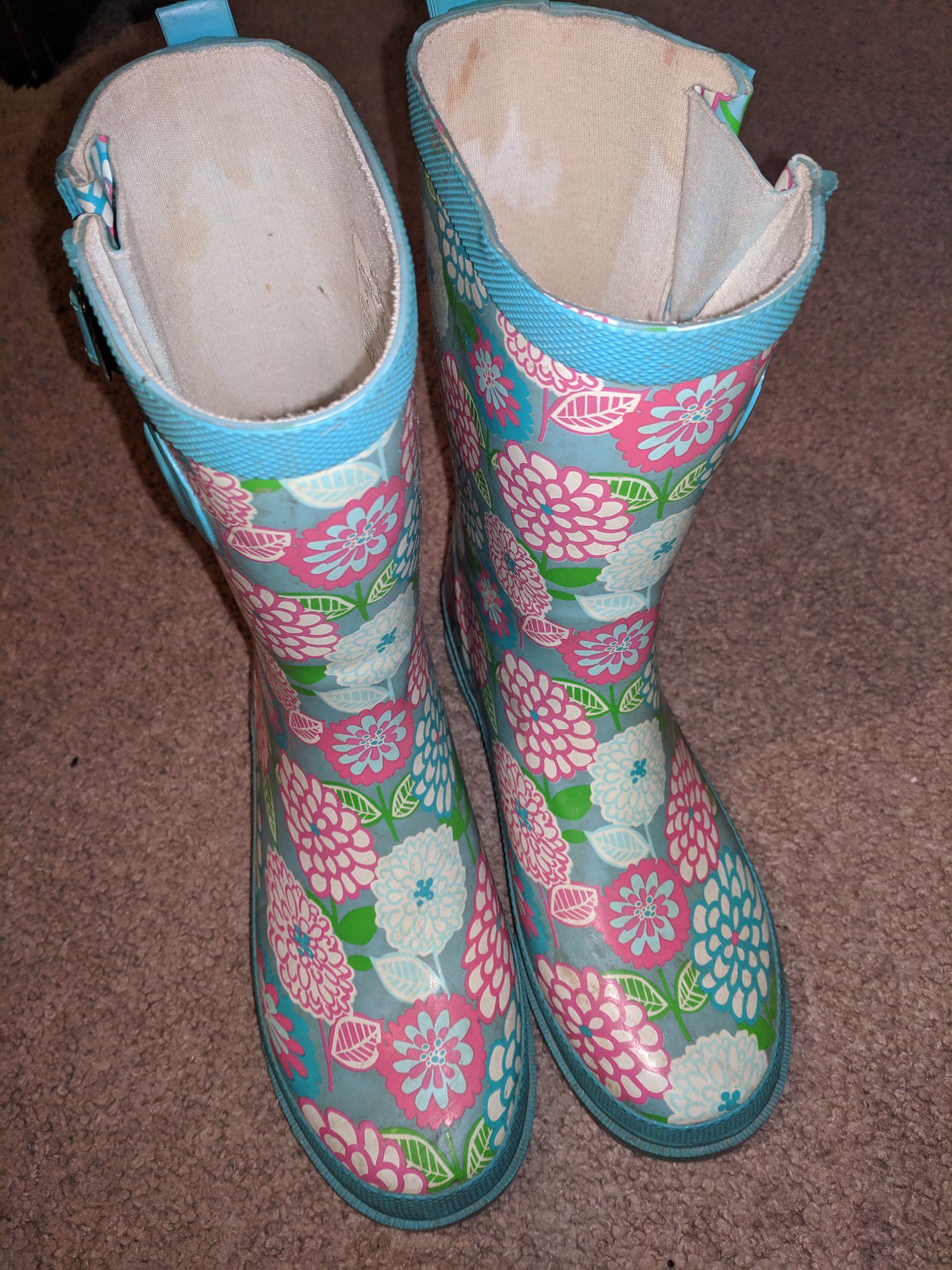 Girls Rain boots size 4