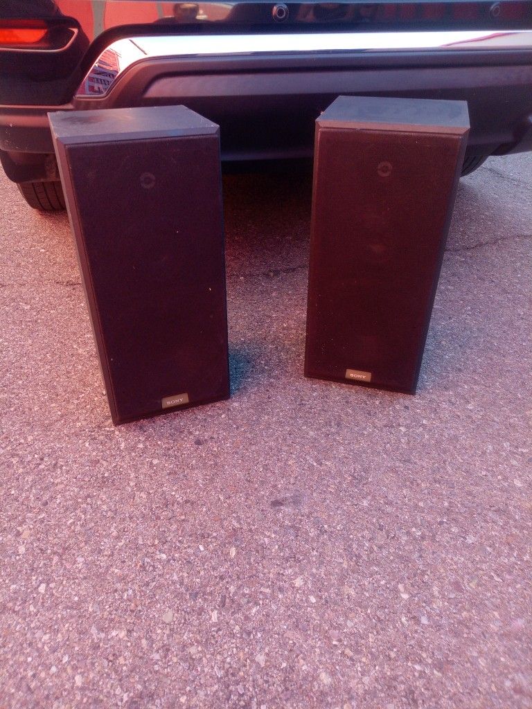 2 Speakers