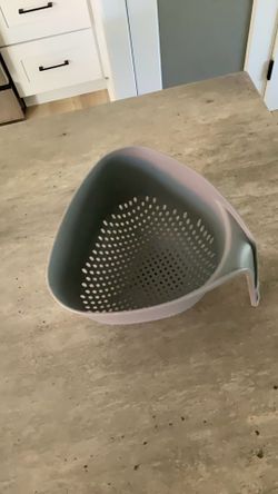 Like New Colander