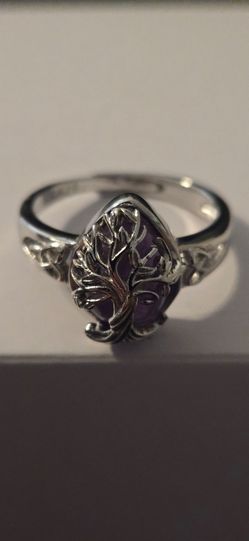 Sterling Silver Ring Obsidian Purple Background with beautiful tree and branch design.
Comes in a beautiful heart-shaped ring box.