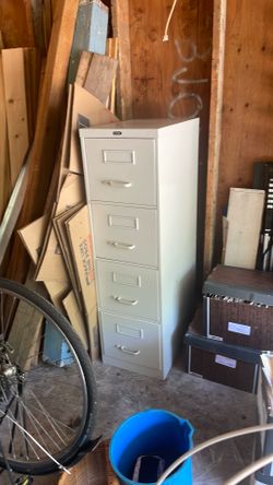 4 drawer, metal file cabinet