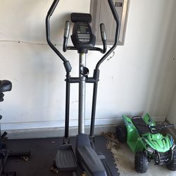 Stride trainer elliptical