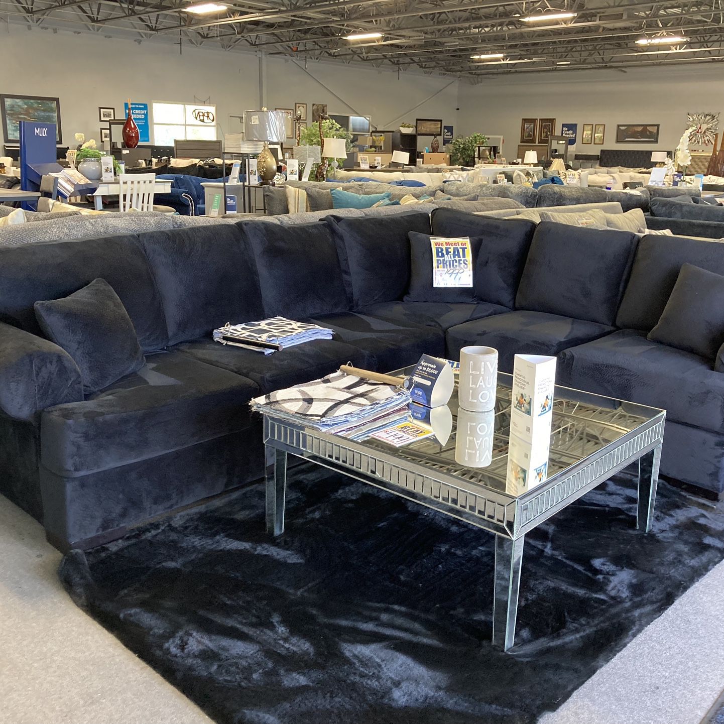 Black awesome Sectional 🖤🌟 $1,899