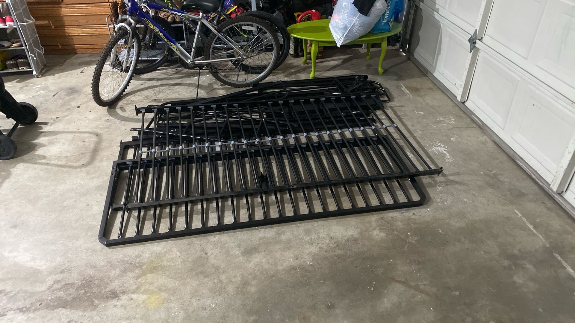 Black metal frame Futon bunkbed