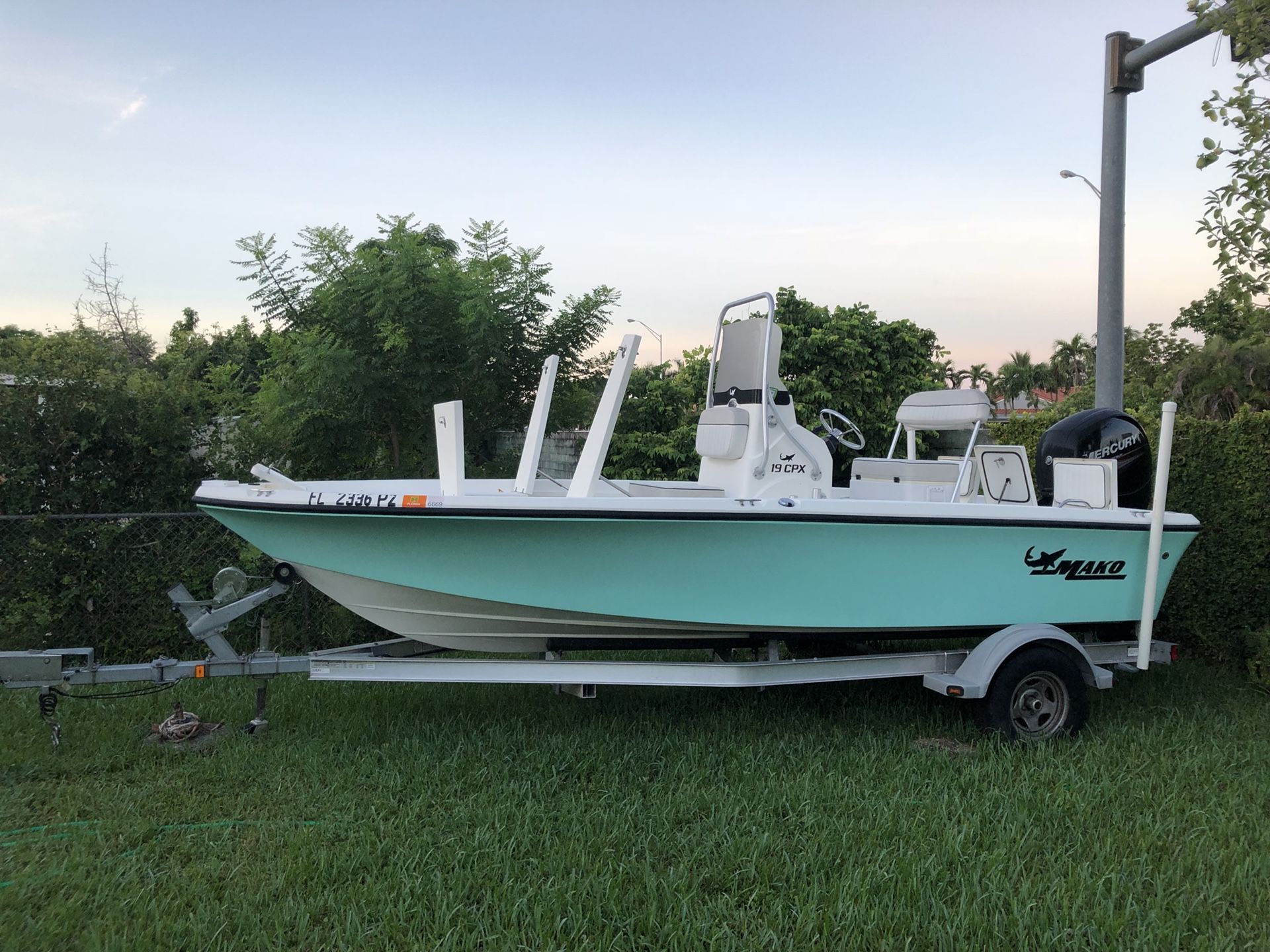 2015 Mako 19 CPX