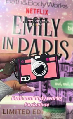 Adorable Limited Edition! BATH & BODY WORKS✨Netflix EMILY in PARIS 💕🗼📸 Vintage Camera 📸🗼💕Pocketbac Holder