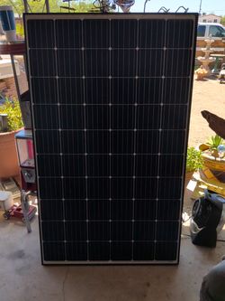 Two solar panels 6 by 3 feet good condicion