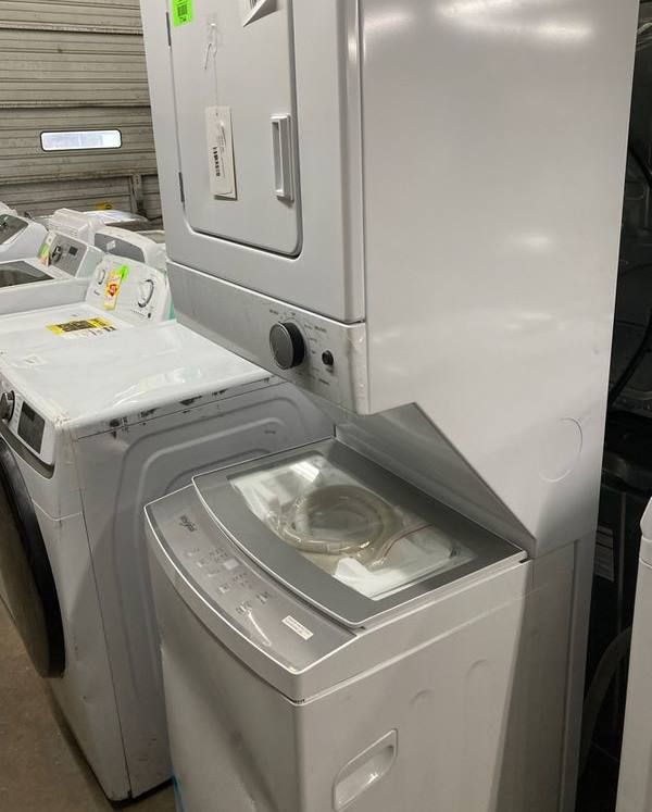 Whirlpool stackable washer and dryer WET4024HW JUM