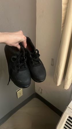 Sketchers Steel Toe Shoes, size 6