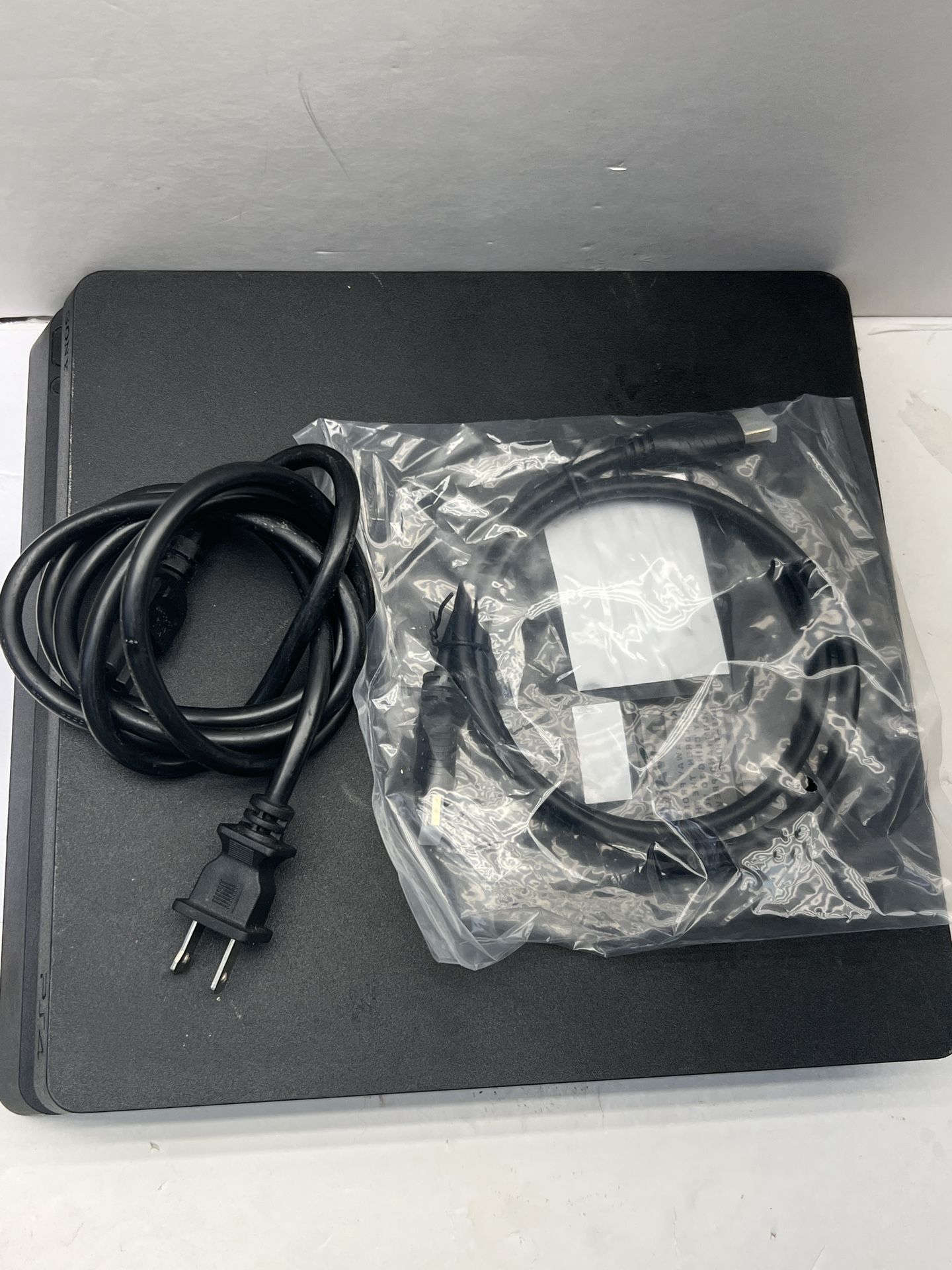 Game PS4 Slim Model CUH-2015A (3083)