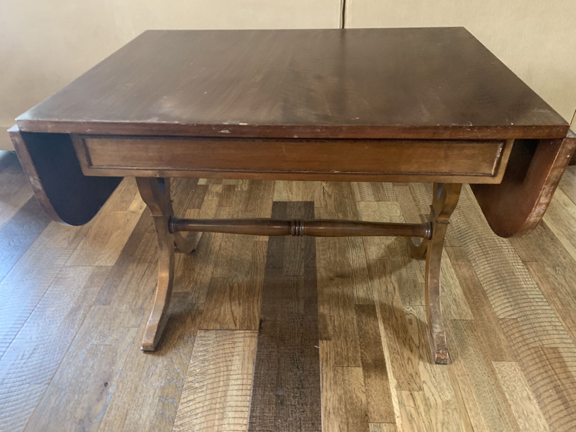 Antique coffee end table with drop leaves