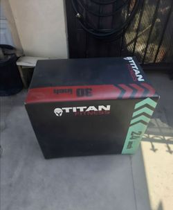 Titan Fitness 3-in-1 Heavy Foam Plyometric Jump Box