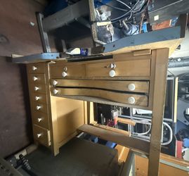 699 Local pick up in Los Angeles California   USED HEAVY DUTY JEWELRS BENCH.