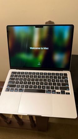 2022 MacBook Air 13.6” M2 8GB 256GB SSD