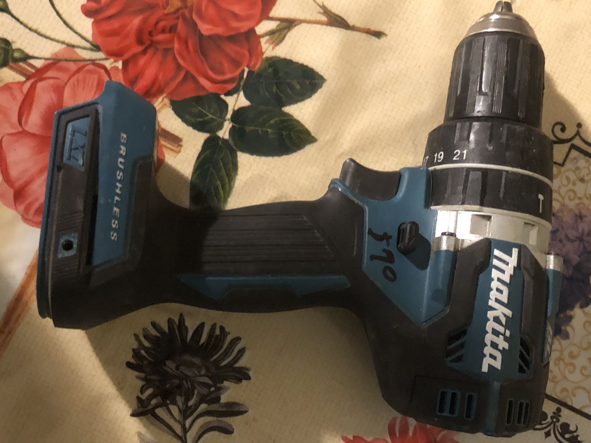 Drill works like new makita